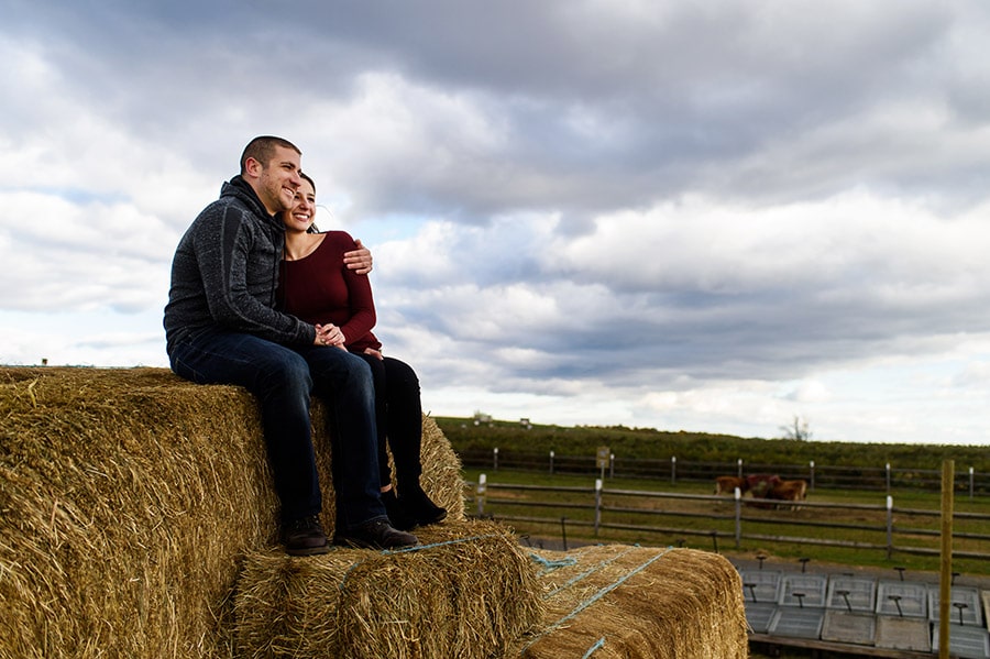 01_colorful_fall_engagement_new_jersey_farm