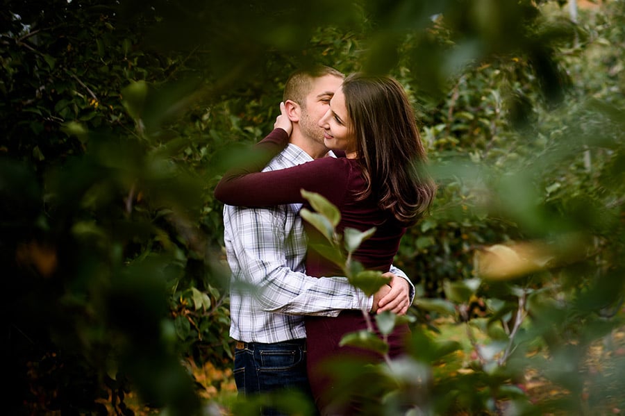 05_colorful_fall_engagement_new_jersey_farm