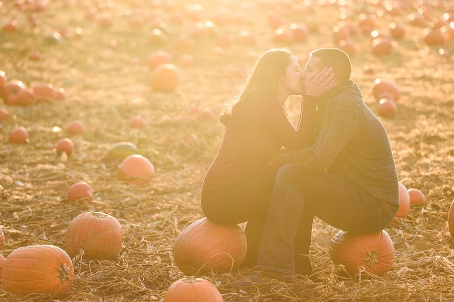 11_colorful_fall_engagement_new_jersey_farm