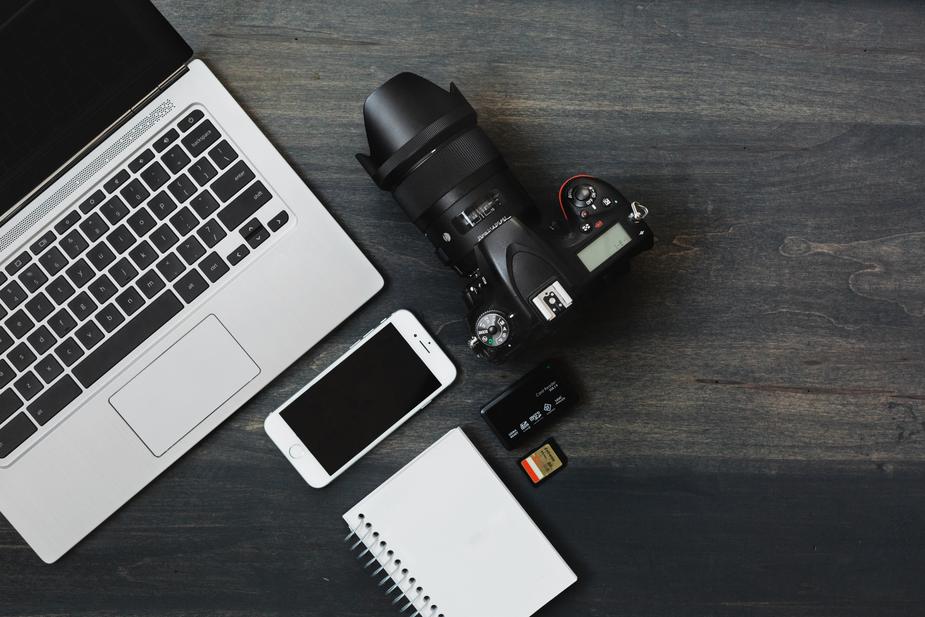The Minimalist Guide to Wedding Photography Gear